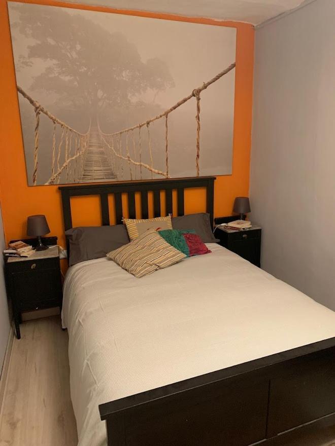 B&B Sallent ภายนอก รูปภาพ